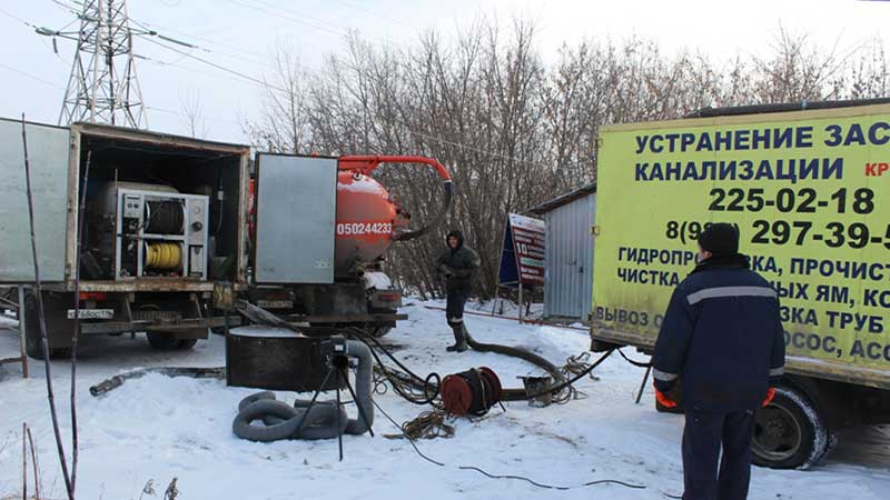 Прочистка канализационных труб в Казани от опытных специалистов БытМастер